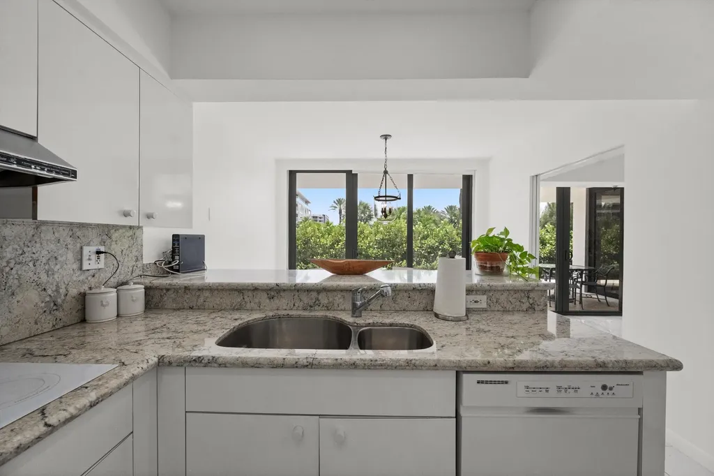 2580 S Ocean Boulevard Palm Beach FL 33480