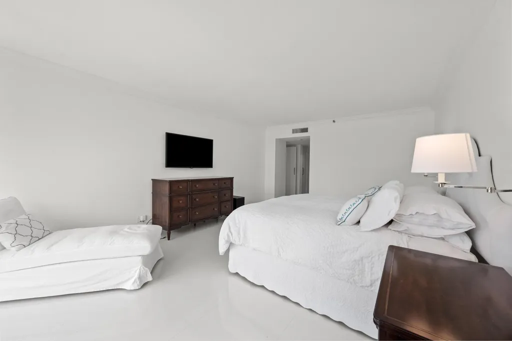 2580 S Ocean Boulevard Palm Beach FL 33480