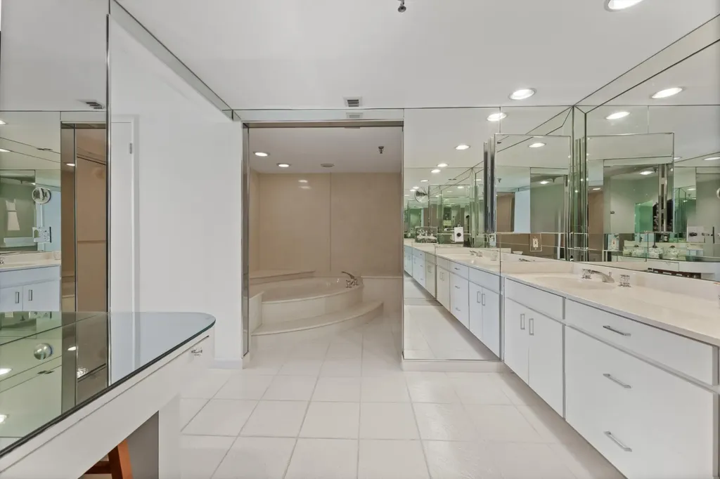 2580 S Ocean Boulevard Palm Beach FL 33480