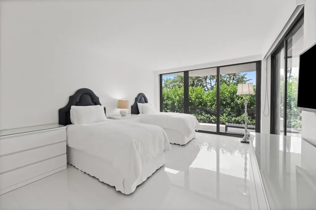 2580 S Ocean Boulevard Palm Beach FL 33480