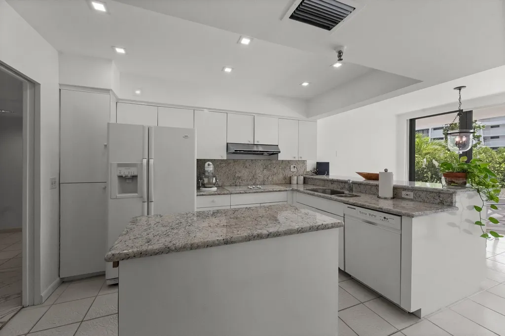 2580 S Ocean Boulevard Palm Beach FL 33480