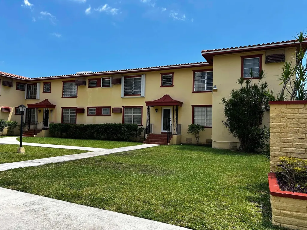 631 SW 11th Street Miami FL 33129