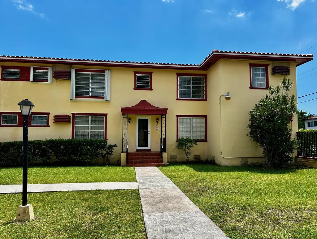 631 SW 11th Street Miami FL 33129
