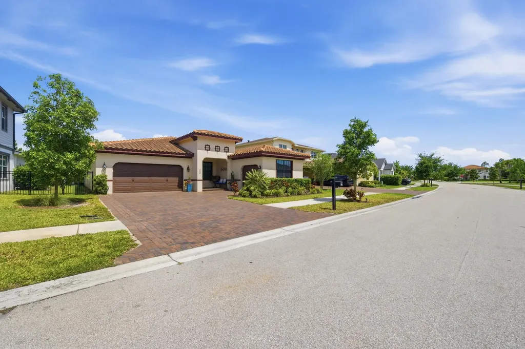 1224 Sterling Pine Place Loxahatchee FL 33470