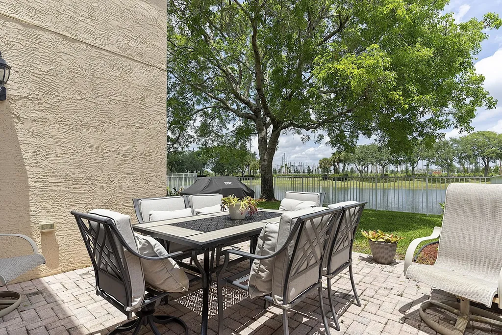 217 Berenger Walk Royal Palm Beach FL 33414