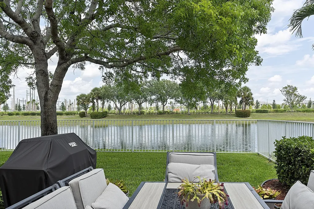 217 Berenger Walk Royal Palm Beach FL 33414