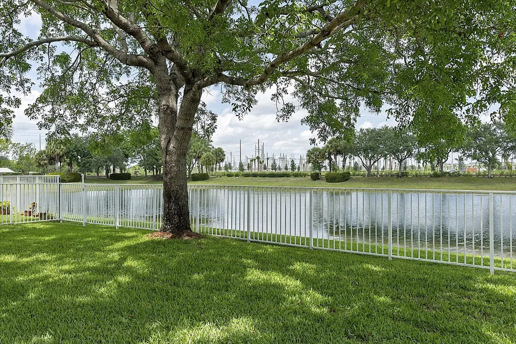 217 Berenger Walk Royal Palm Beach FL 33414