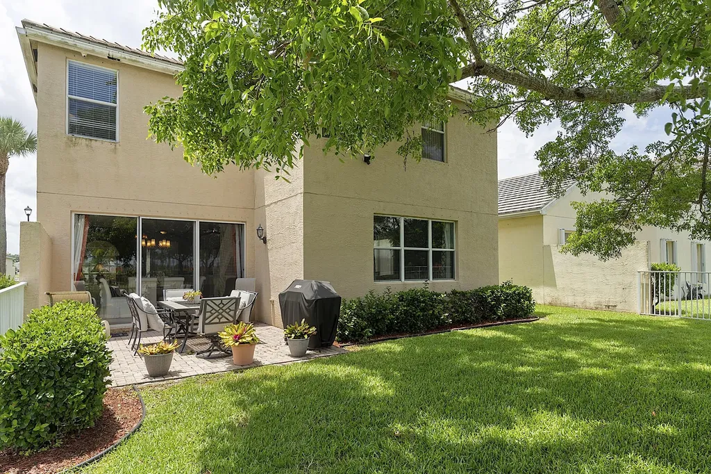 217 Berenger Walk Royal Palm Beach FL 33414