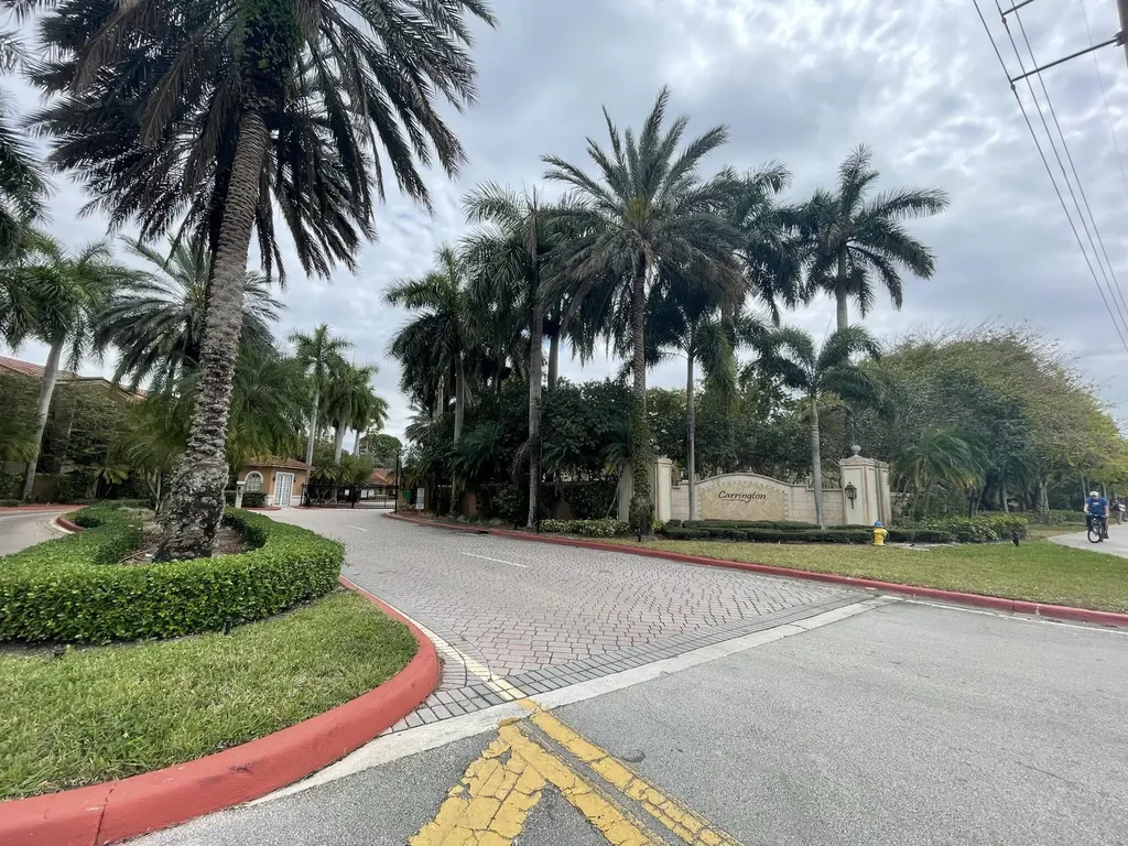4856 N State Road 7 Coconut Creek FL 33073