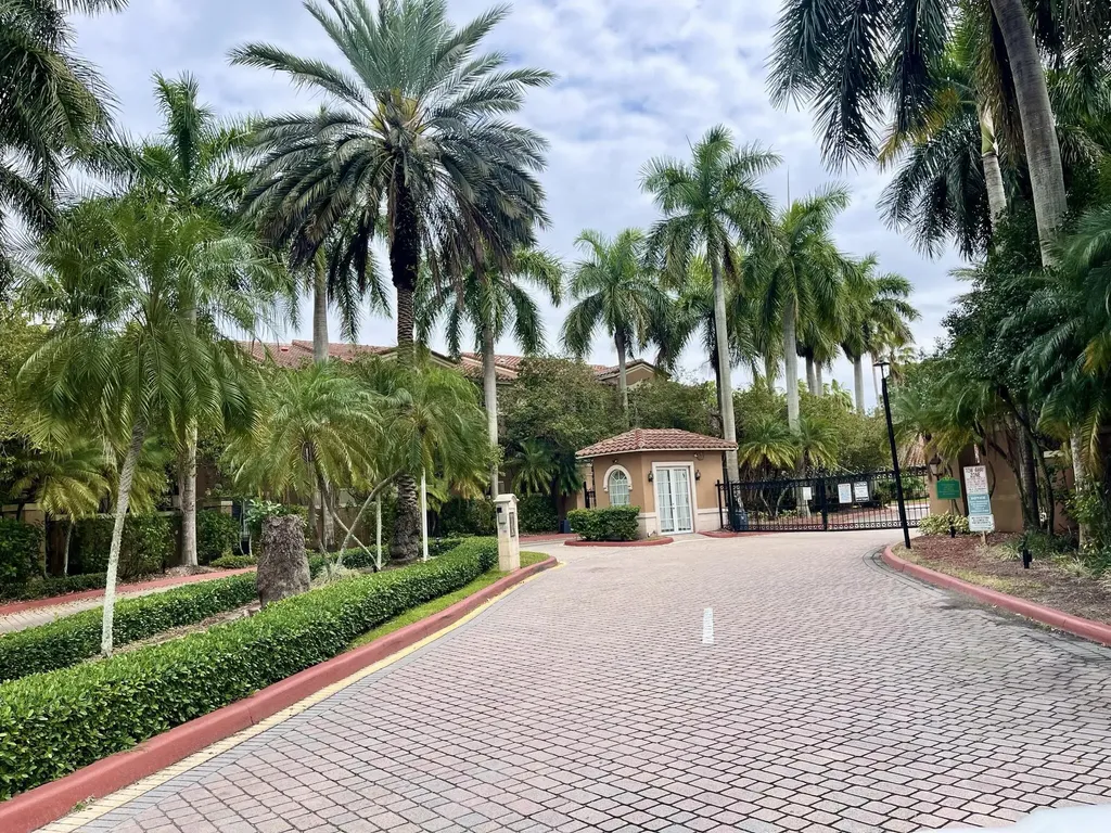 4856 N State Road 7 Coconut Creek FL 33073