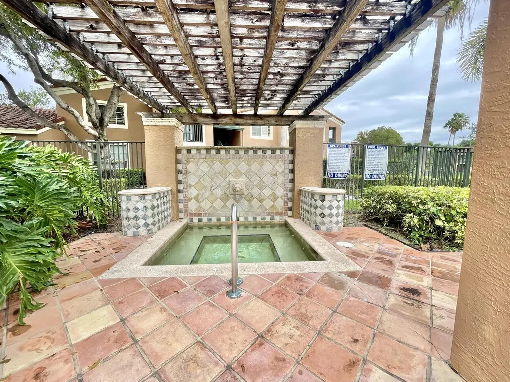 4856 N State Road 7 Coconut Creek FL 33073