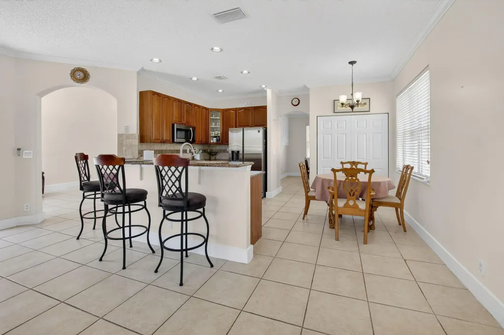 6207 Shadow Tree Lane Lake Worth FL 33463