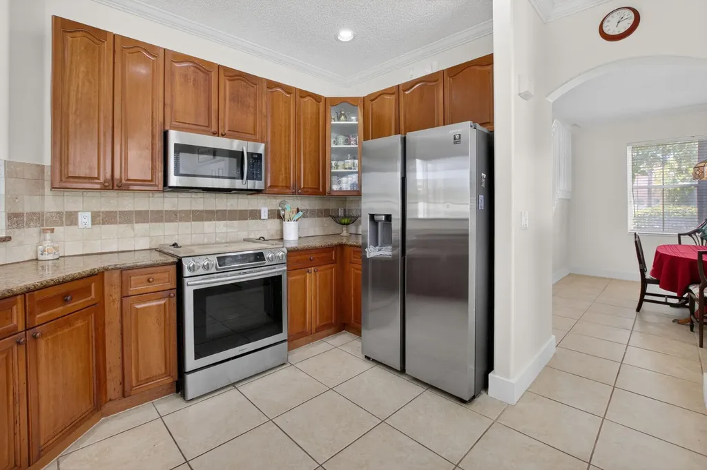 6207 Shadow Tree Lane Lake Worth FL 33463