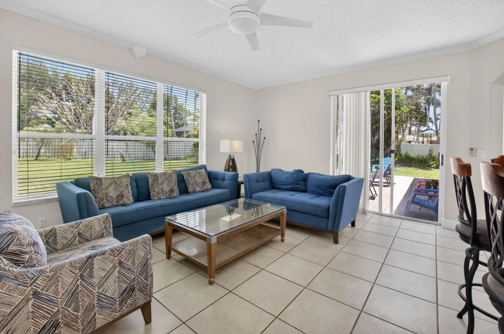 6207 Shadow Tree Lane Lake Worth FL 33463