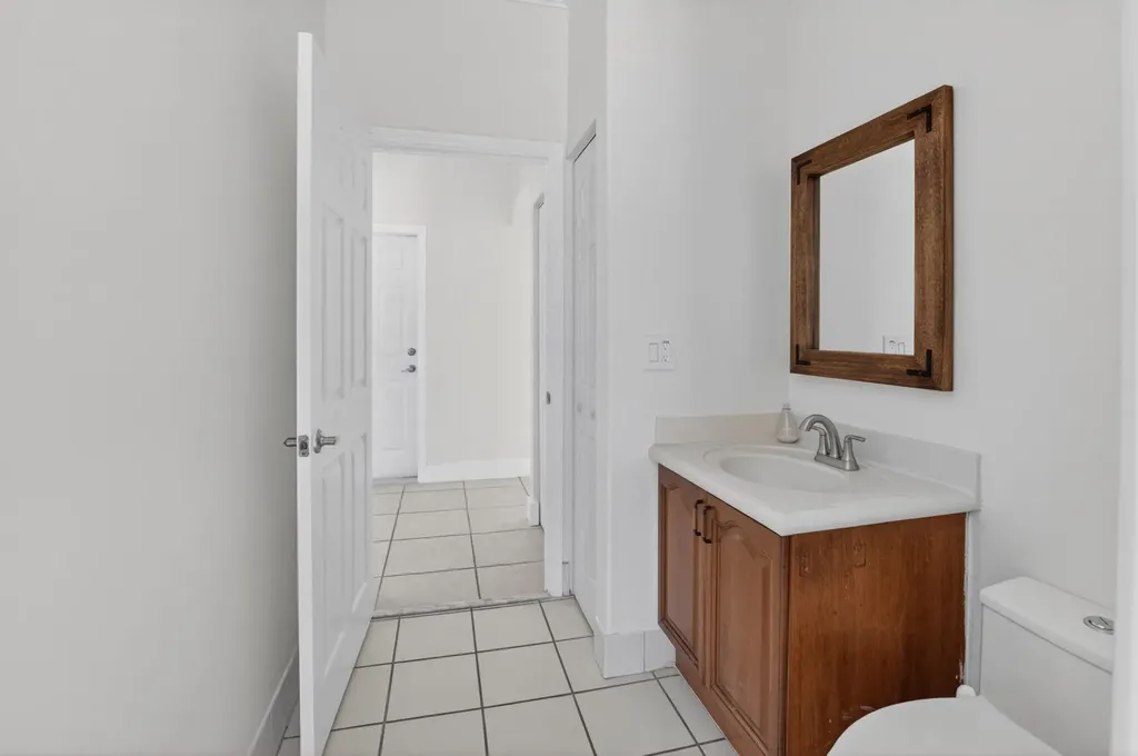 6207 Shadow Tree Lane Lake Worth FL 33463