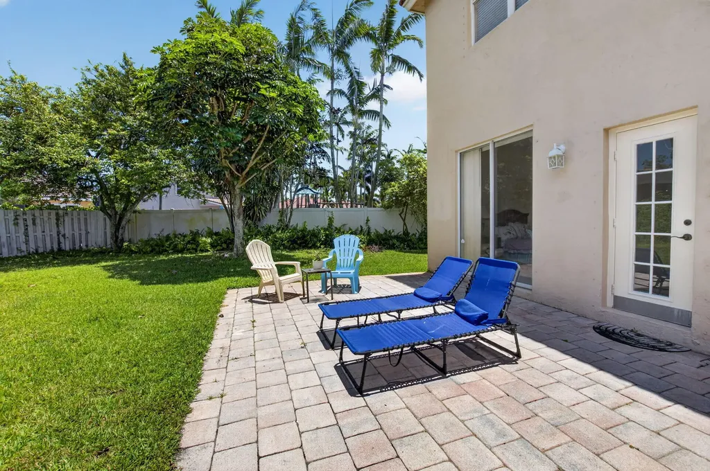 6207 Shadow Tree Lane Lake Worth FL 33463