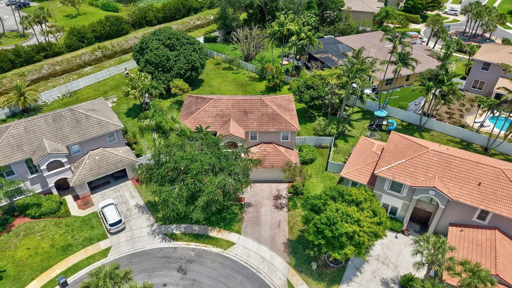 6207 Shadow Tree Lane Lake Worth FL 33463