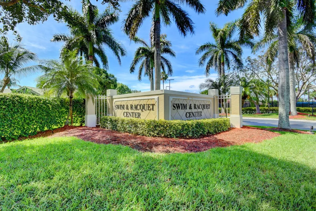 6207 Shadow Tree Lane Lake Worth FL 33463