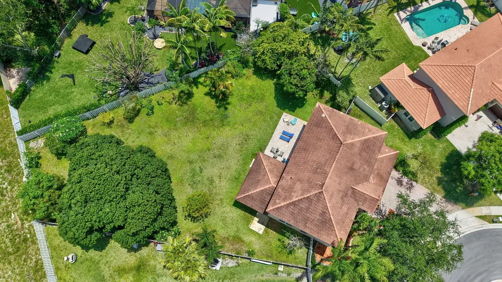 6207 Shadow Tree Lane Lake Worth FL 33463