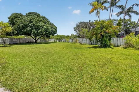 6207 Shadow Tree Lane Lake Worth FL 33463