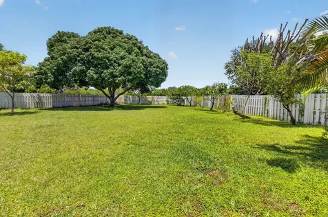 6207 Shadow Tree Lane Lake Worth FL 33463