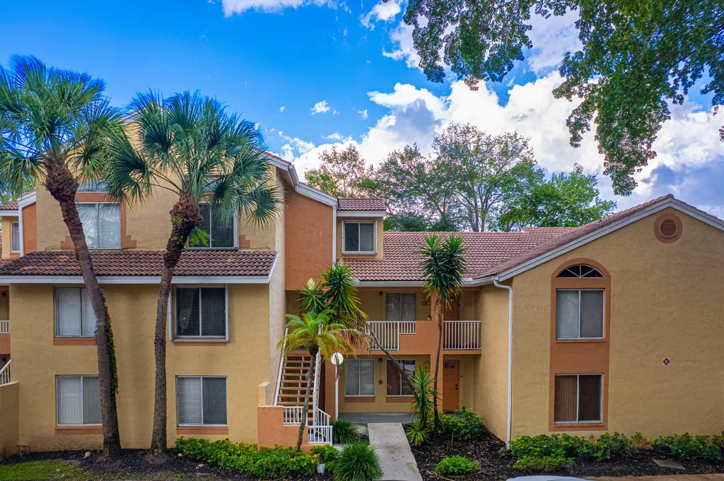1041 Coral Club Drive Coral Springs FL 33071