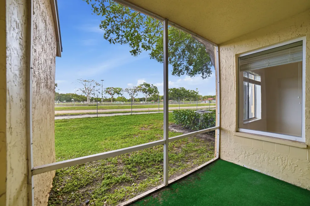 1041 Coral Club Drive Coral Springs FL 33071