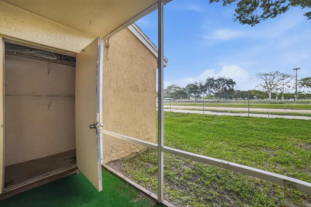 1041 Coral Club Drive Coral Springs FL 33071