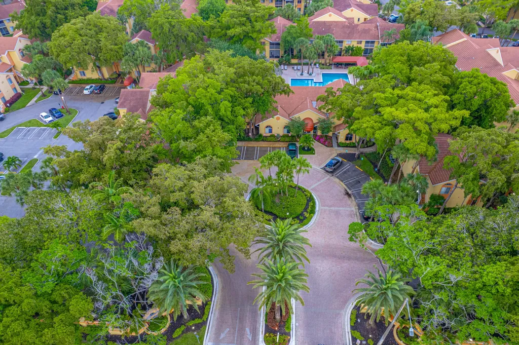 1041 Coral Club Drive Coral Springs FL 33071