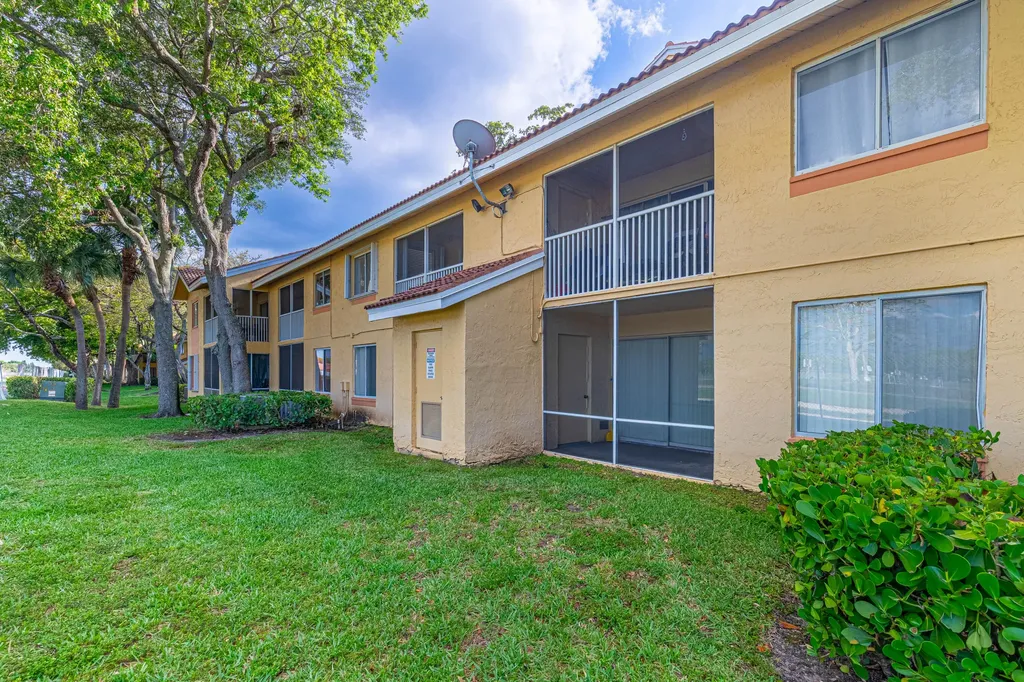 1041 Coral Club Drive Coral Springs FL 33071
