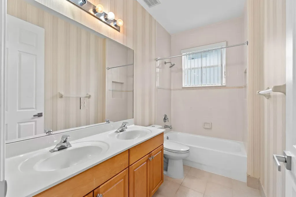 10251 N Lake Vista Circle Davie FL 33328