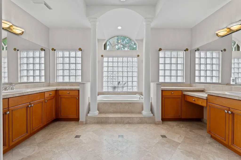 10251 N Lake Vista Circle Davie FL 33328