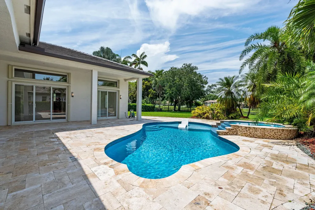 10251 N Lake Vista Circle Davie FL 33328