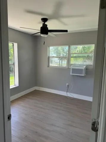 704 S Main Avenue Lake Placid FL 33852