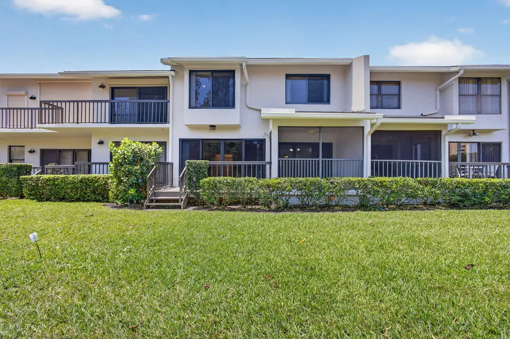 2104 Fairway Drive S Jupiter FL 33477
