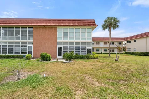 33 Pine Arbor Lane Vero Beach FL 32962