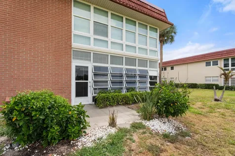 33 Pine Arbor Lane Vero Beach FL 32962
