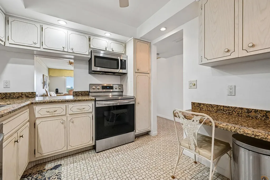 5500 NW 2nd Avenue Boca Raton FL 33487