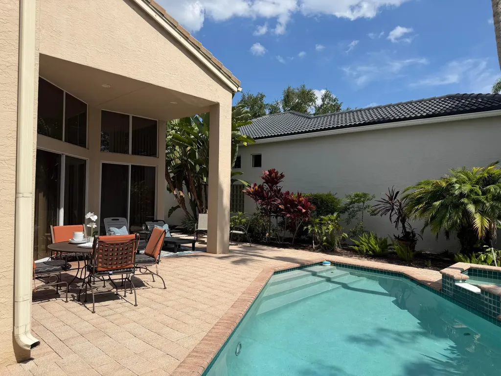 324 Sunset Bay Lane Palm Beach Gardens FL 33418