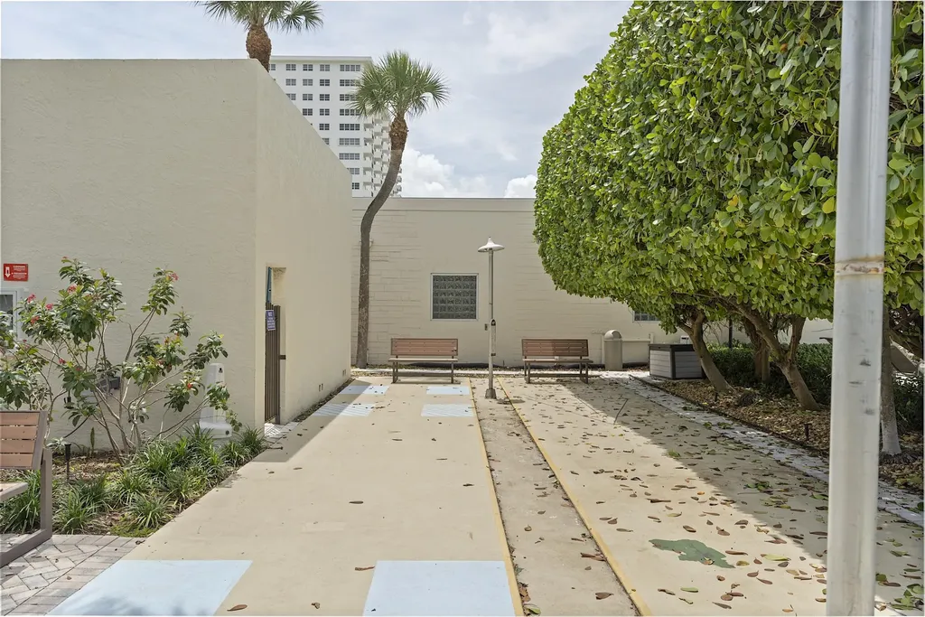 2500 E Las Olas Boulevard Fort Lauderdale FL 33301