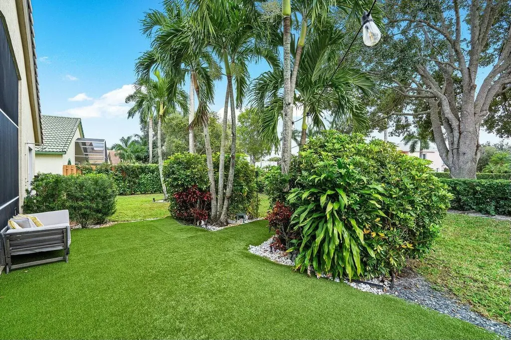 1643 Oak Berry Circle Wellington FL 33414