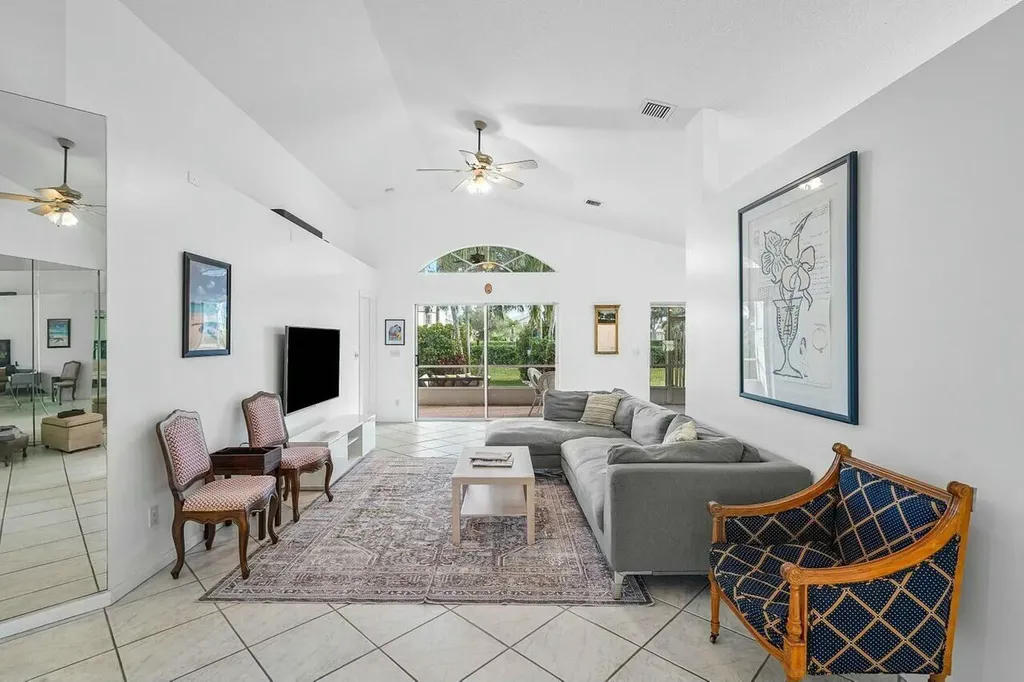 1643 Oak Berry Circle Wellington FL 33414