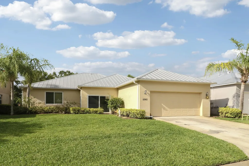 1845 Pointe West Way Vero Beach FL 32966