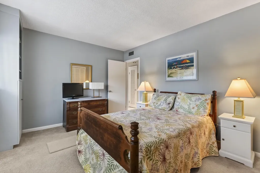 139 Sunrise Avenue Palm Beach FL 33480