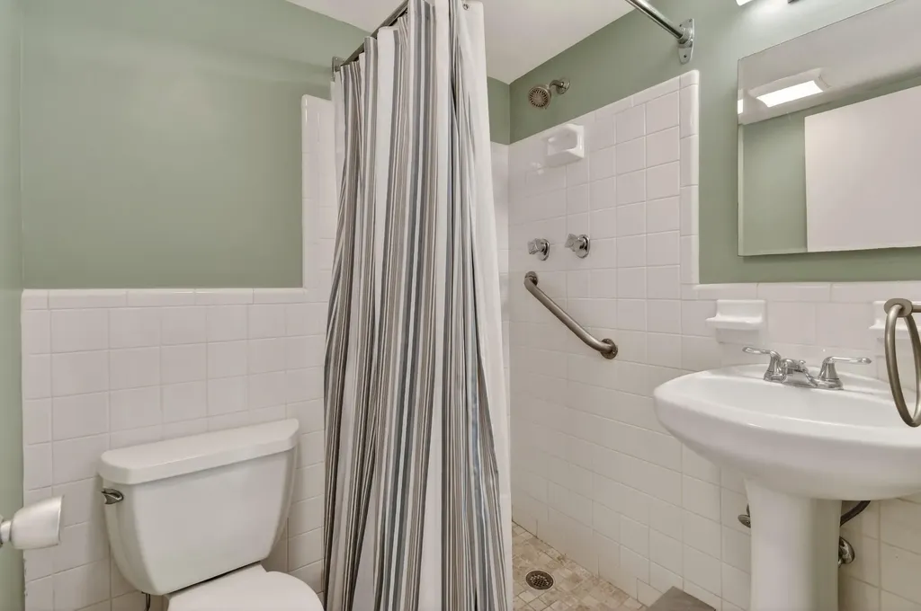 139 Sunrise Avenue Palm Beach FL 33480