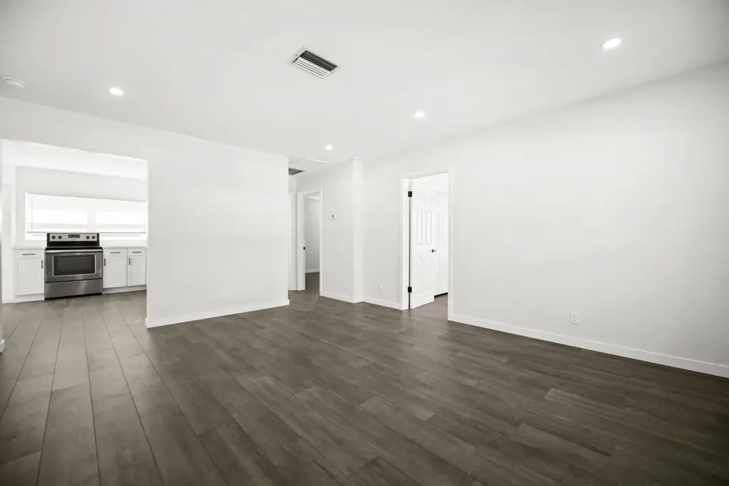 5240 NE 3rd Terrace Oakland Park FL 33334