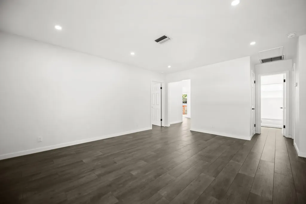 5240 NE 3rd Terrace Oakland Park FL 33334