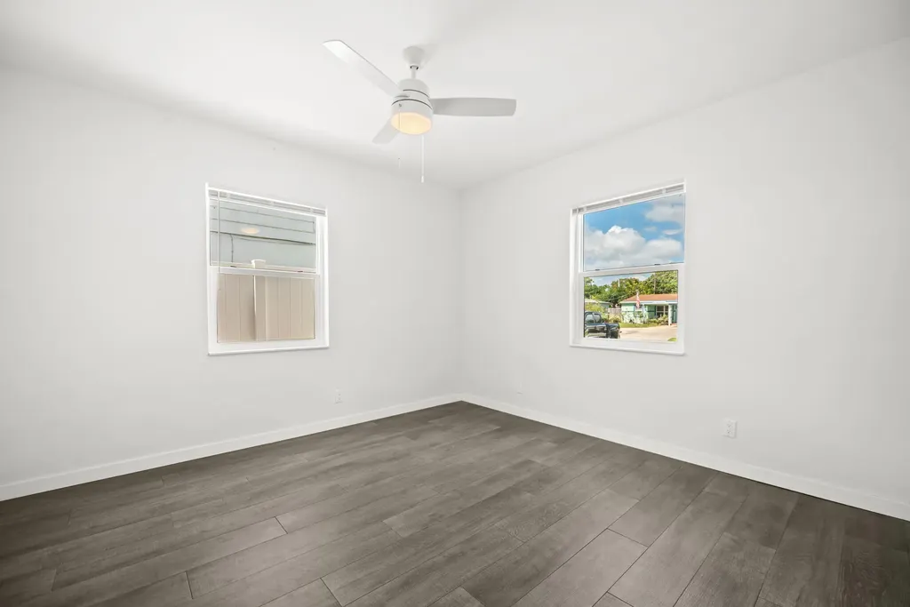 5240 NE 3rd Terrace Oakland Park FL 33334