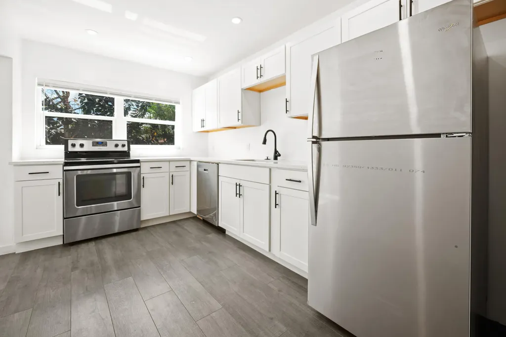 5240 NE 3rd Terrace Oakland Park FL 33334
