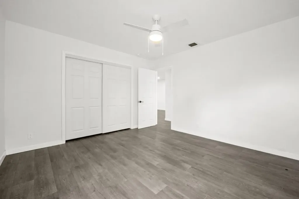 5240 NE 3rd Terrace Oakland Park FL 33334